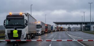 100 de milioane de euro pierderi pe zi: șoferii bosniaci blochează din nou frontiera cu UE, pe fondul EES Soferi camion bosniaci blocand punctul de trecere frontiera Croatia protest Schengen