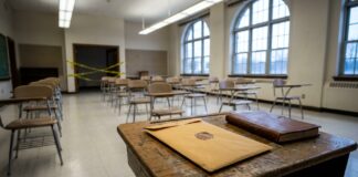Profesor acuzat că a bătut elevi la Colegiul „George Coșbuc”: ordin de restricție emis de procuror Intrarea Colegiului National George Cosbuc din Bucuresti ancheta profesor violenta elevi profesor batut elevi