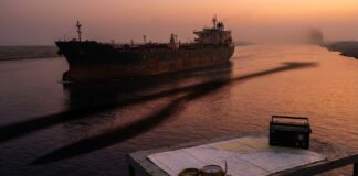 Iranul dezminte afirmațiile lui Trump cu privire la purtarea de negocieri pentru încetarea ostilităților Steaguri Iran SUA fata in fata negocieri diplomatice Orientul Mijlociu iran dezminte trump