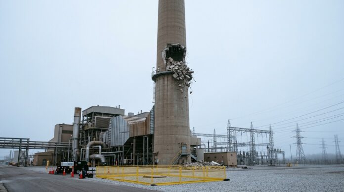 Cosul centralei electrice Auvere din Estonia lovit de drona venita din Rusia drona estonia