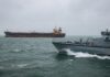Londra închide Canalul Mânecii flotei fantomă ruse: 544 de nave vizate Nava petroliera din flota fantoma rusa in Canalul Manecii nave militare britanice