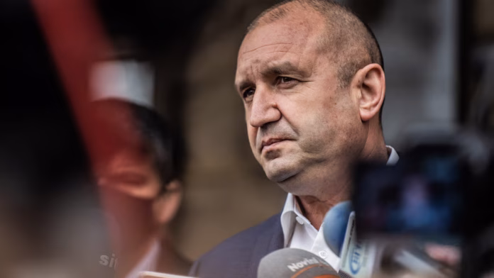 rumen radev castiga alegeri bulgaria 2026 majoritate absoluta