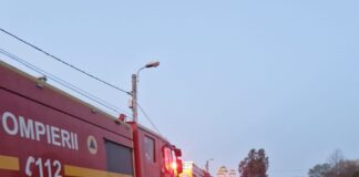 UPDATE Incendiu la un bloc social din Constanța. Planul Roșu – activat pompieri la incendiu bloc social constanta cu planul rosu activat
