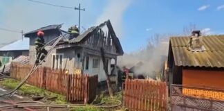 VIDEO Incendiu devastator în comuna Soveja din Vrancea. Peste 30 de gospodării mistuite de flăcări incendiul din soveja gospodarii arse evacuare vrancea cod portocaliu