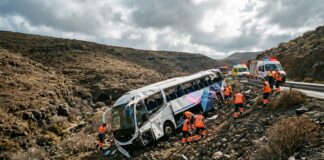 Un mort și 14 răniți, după ce un autocar a căzut într-o râpă în Insulele Canare Autocar rasturnat pe versantul unui munte insula La Gomera accident rutier accident autocar