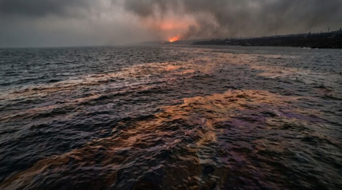 atac cu drone rafinarie rosneft tuapse incendiu poluare marea neagra