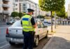 Poliția Locală București: 5,8 milioane lei amenzi în martie Agent politie locala bucuresti aplica amenda masina parcata neregulamentar politia locala bucuresti