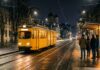 România extremelor: București-Ilfov, printre cele mai bogate regiuni din UE. Alte județe trăiesc la limita sărăciei Tramvai STB linia 41 circuland noaptea pe strazile din Bucuresti de Paste linii noapte stb