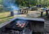 Mergi la grătar de 1 Mai? Unde ai voie să faci foc în România și unde riști amenzi usturătoare aprinderea focului gratar 1 mai zone amenajate picnic Romania
