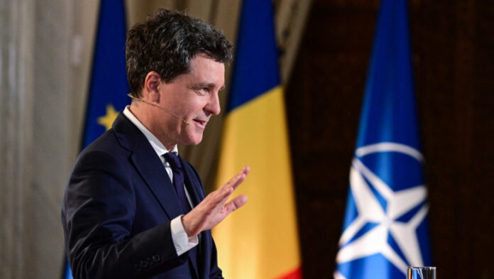 nicusor dan acorda distinctii generali ziua europei ceremonie