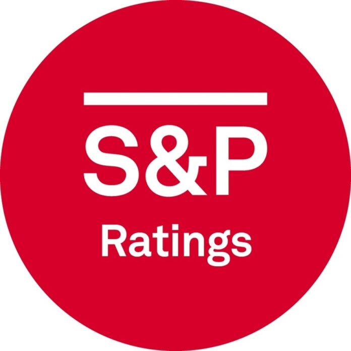 riscul fiscal Romania retrogradare rating credit suveran avertisment