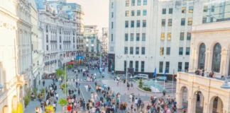 Bucureștenii sunt invitați la dezbateri, tururi ghidate și activități în aer liber pe Calea Victoriei calea victoriei activitati urbane strazi deschise piata revolutiei bucuresti mai
